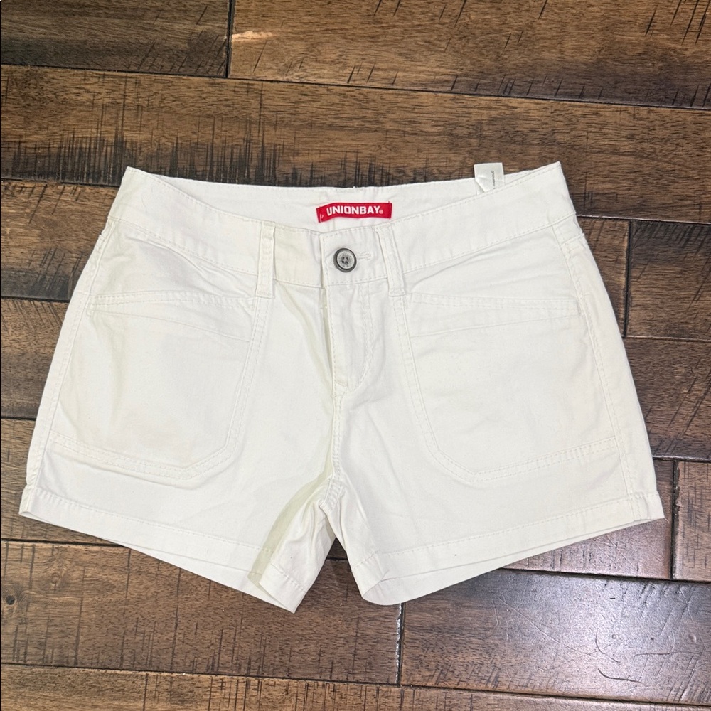 UNIONBAY Women's Cargo Shorts - White, Blue, and Navy - Picture 4 of 7